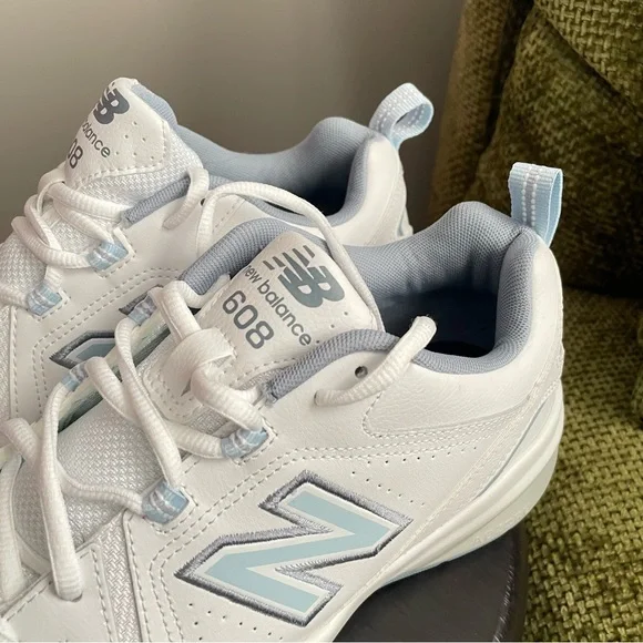 New Balance Sneakers Womens Size 10 - Picture 6 of 11